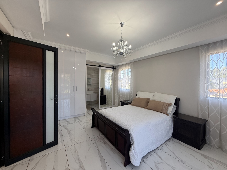 5 Bedroom Property for Sale in The Islands Estates North West